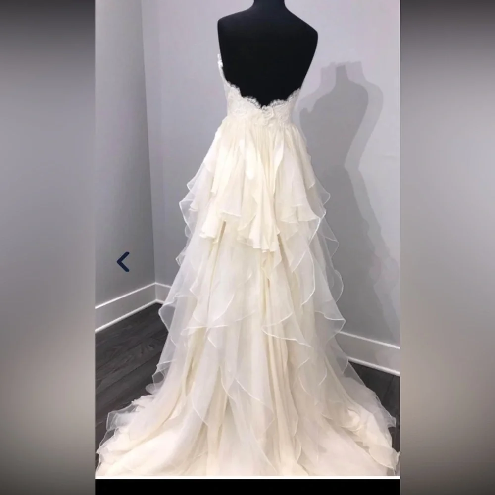Hayley Paige KIRA Couture Wedding Gown size 10 - Picture 2 of 11